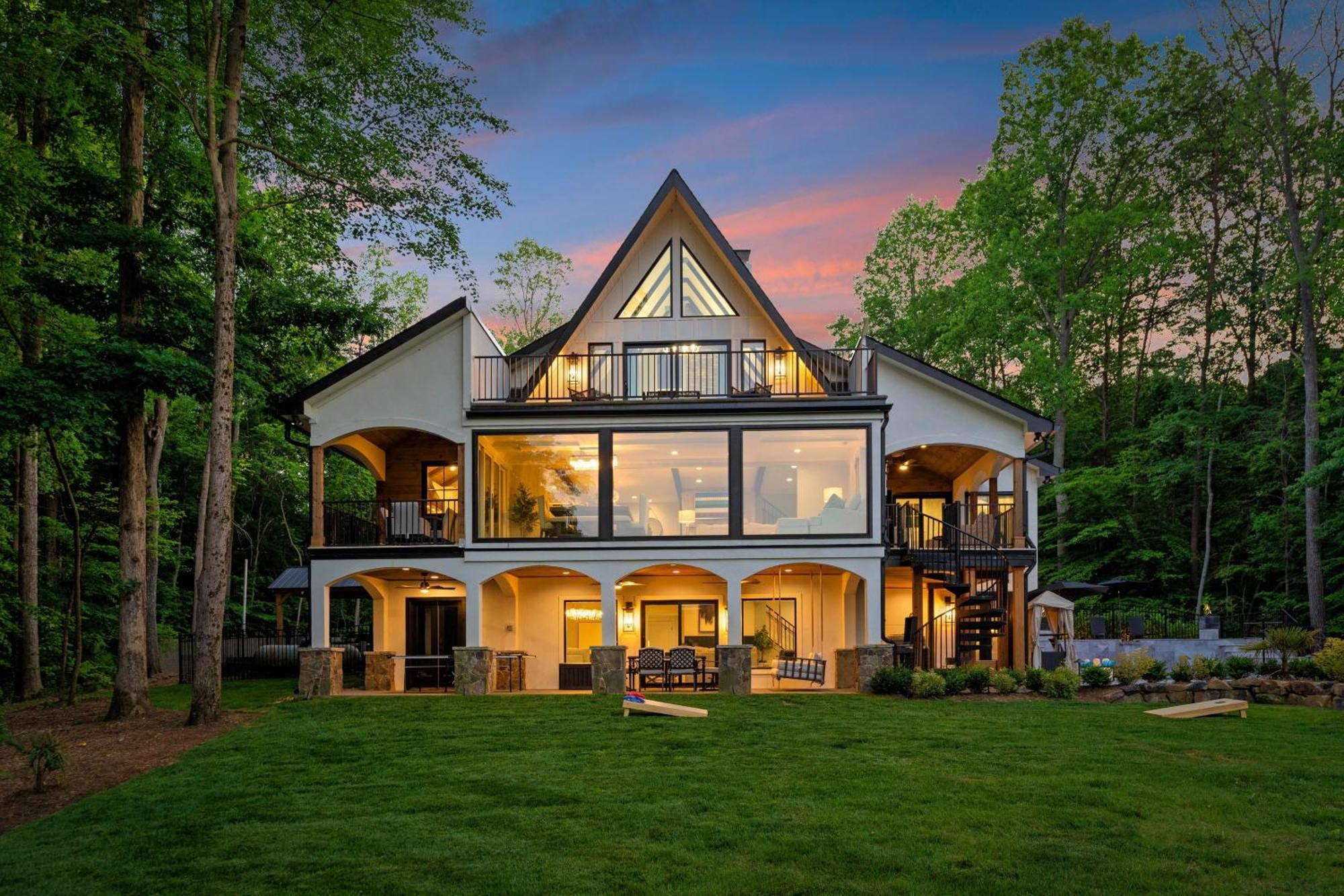 Take It To The Bank By Avantstay New Pool Hot Tub Sleeps 16 Denver Exteriör bild