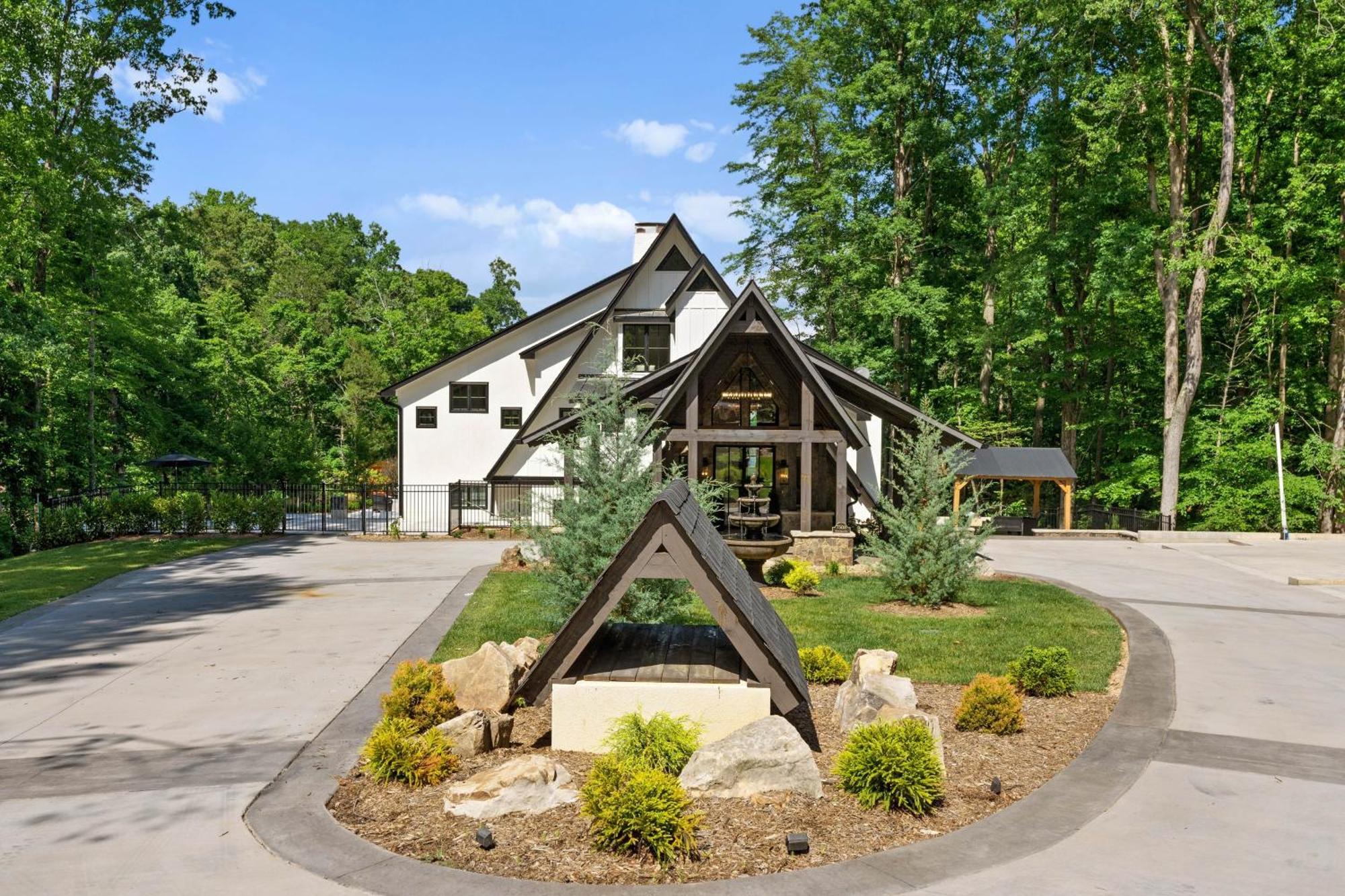 Take It To The Bank By Avantstay New Pool Hot Tub Sleeps 16 Denver Exteriör bild