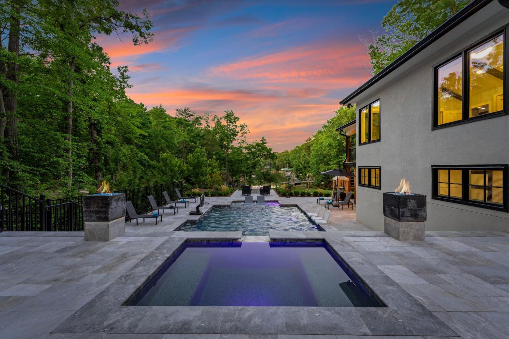 Take It To The Bank By Avantstay New Pool Hot Tub Sleeps 16 Denver Exteriör bild