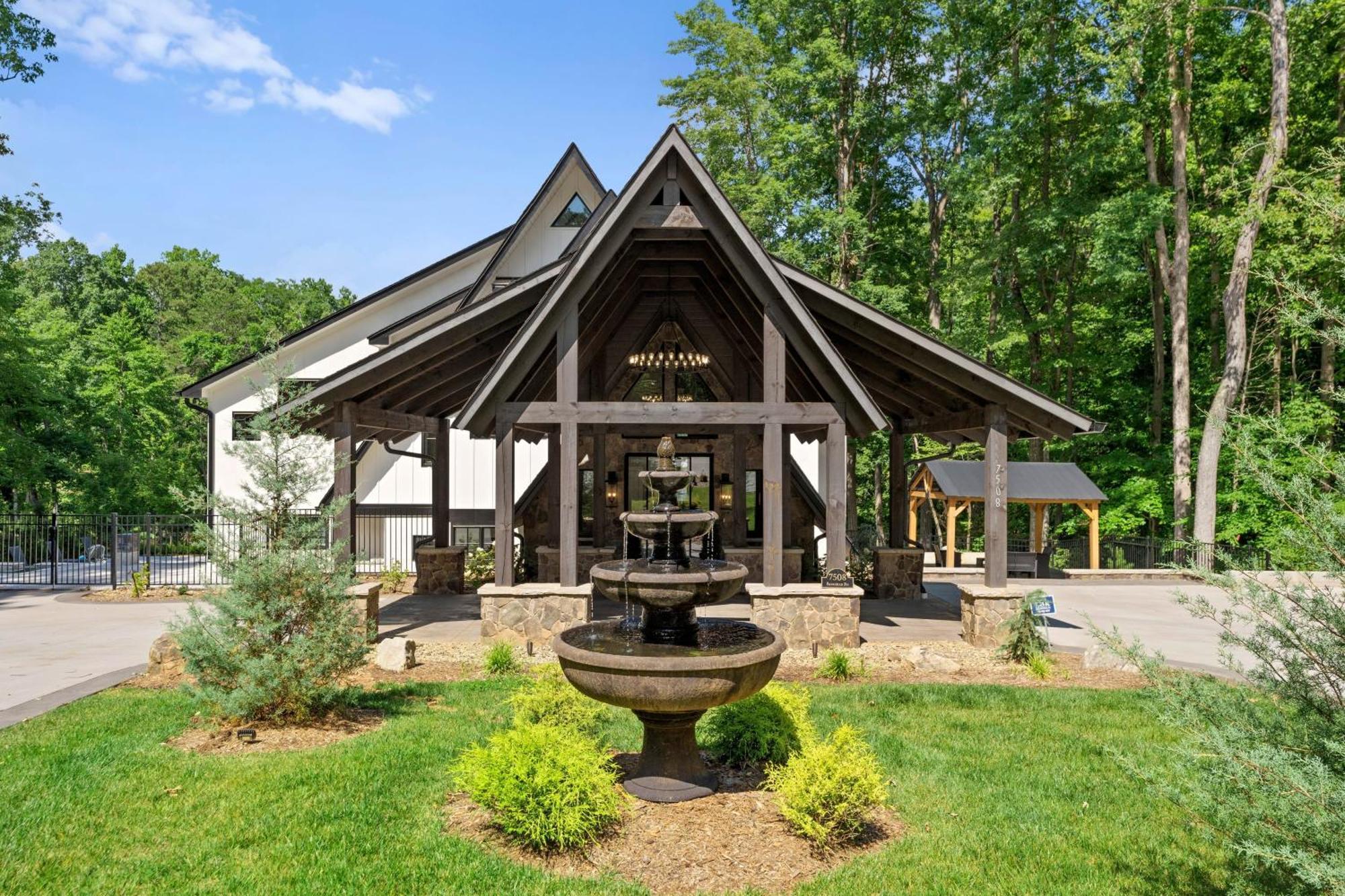 Take It To The Bank By Avantstay New Pool Hot Tub Sleeps 16 Denver Exteriör bild